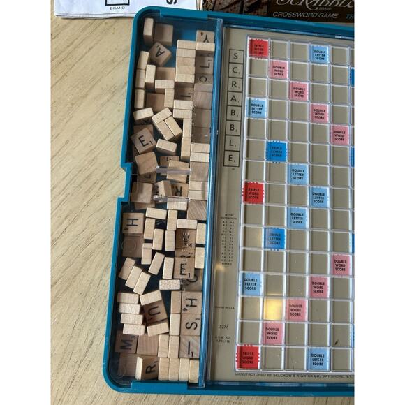 Vintage Scrabble Travel Edition 1977 Plastic Case Crossword Game Family Youth - Picture 9 of 13
